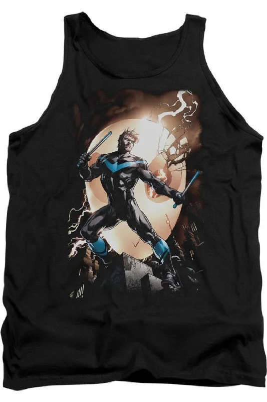 Lightweight hoodieBatman Nightwing Against Owls Adult Tank Top